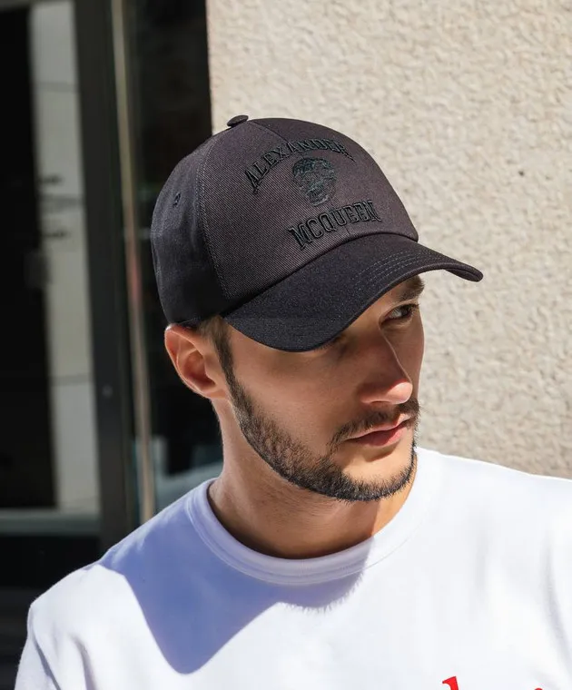 Alexander McQueen Black cap with Skull logo embroidery