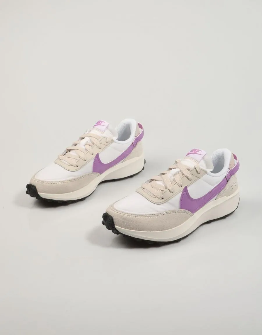  baskets NIKE Waffle en Blanc 83584