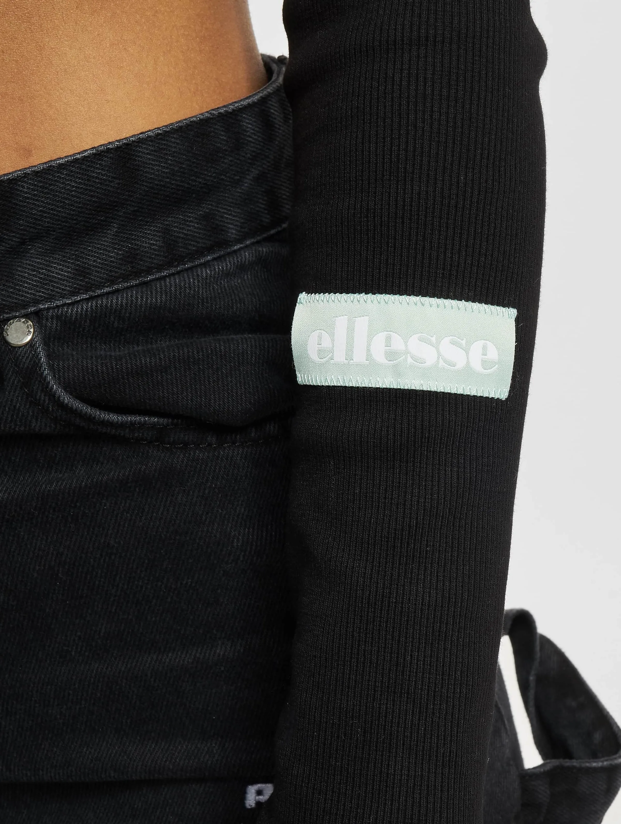 Ellesse Vez Crop