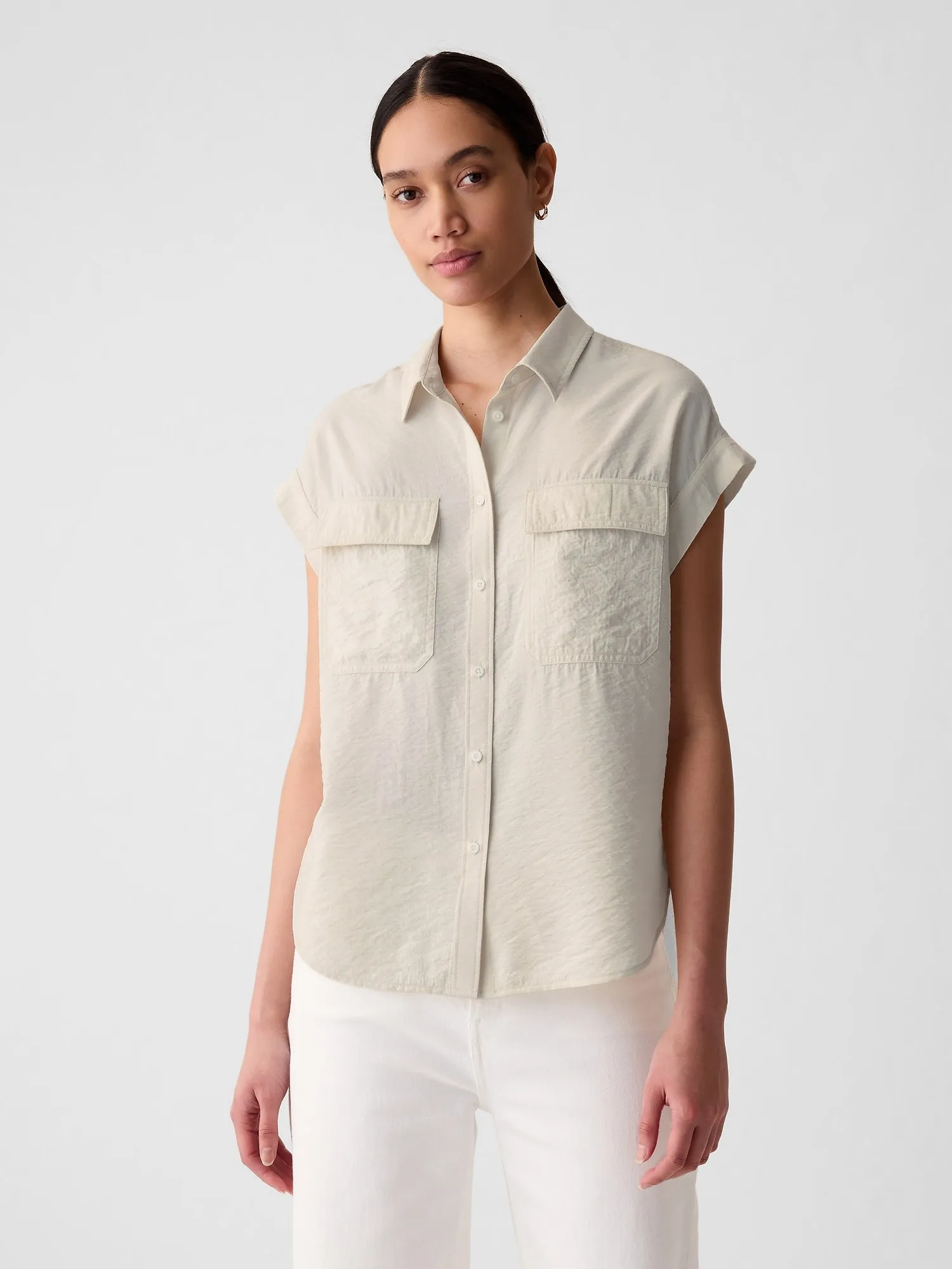 GAP Blusa GAP Manga Corta con Bolsillos Mujer Beige