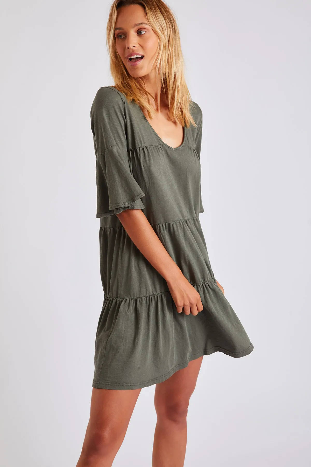 Kimi Enoha khaki loose-fitting short dress