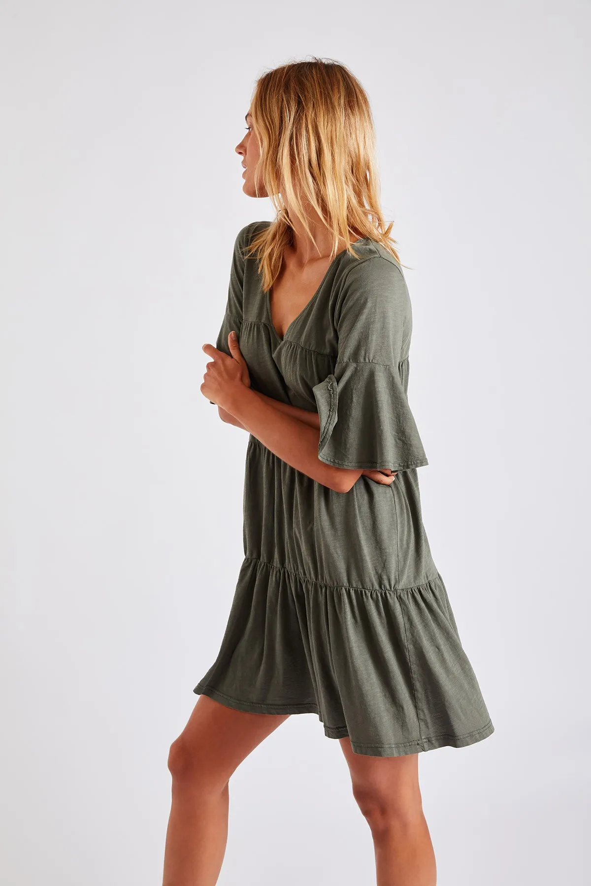 Kimi Enoha khaki loose-fitting short dress