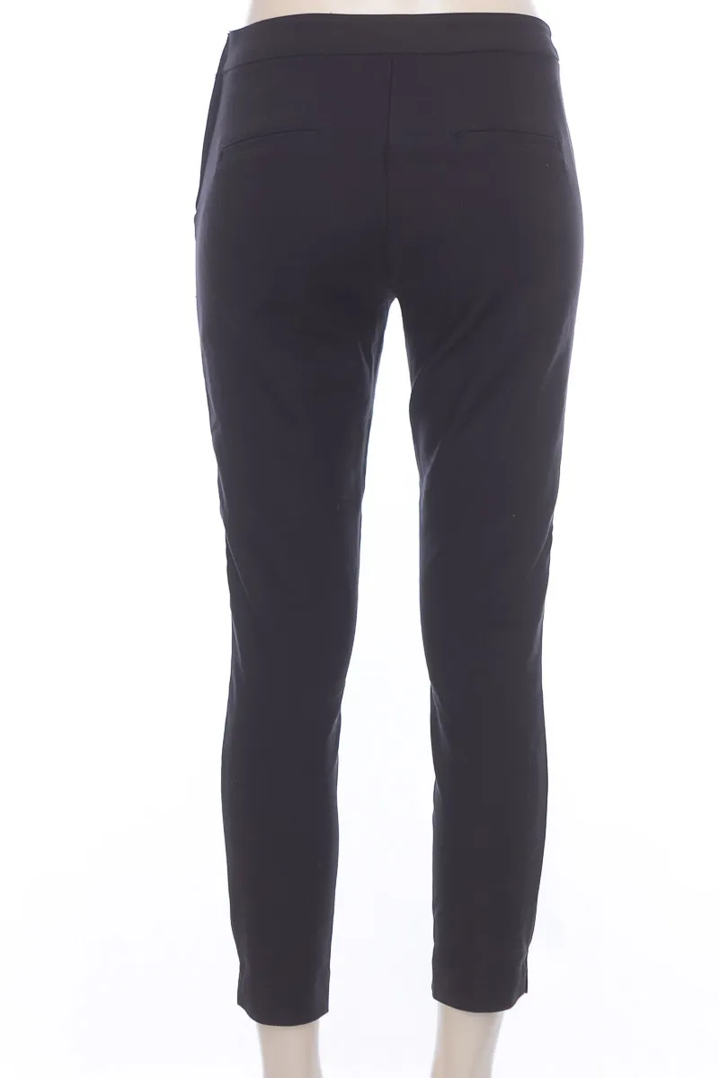 Pantalón color Negro - Stradivarius