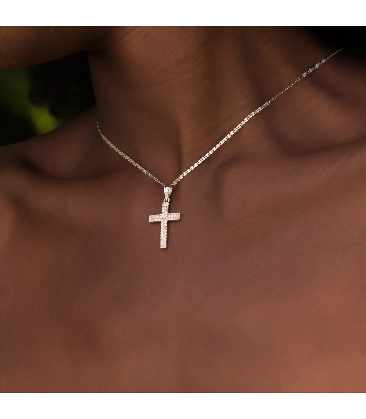 Pendentif croix 18 K 22 mm.