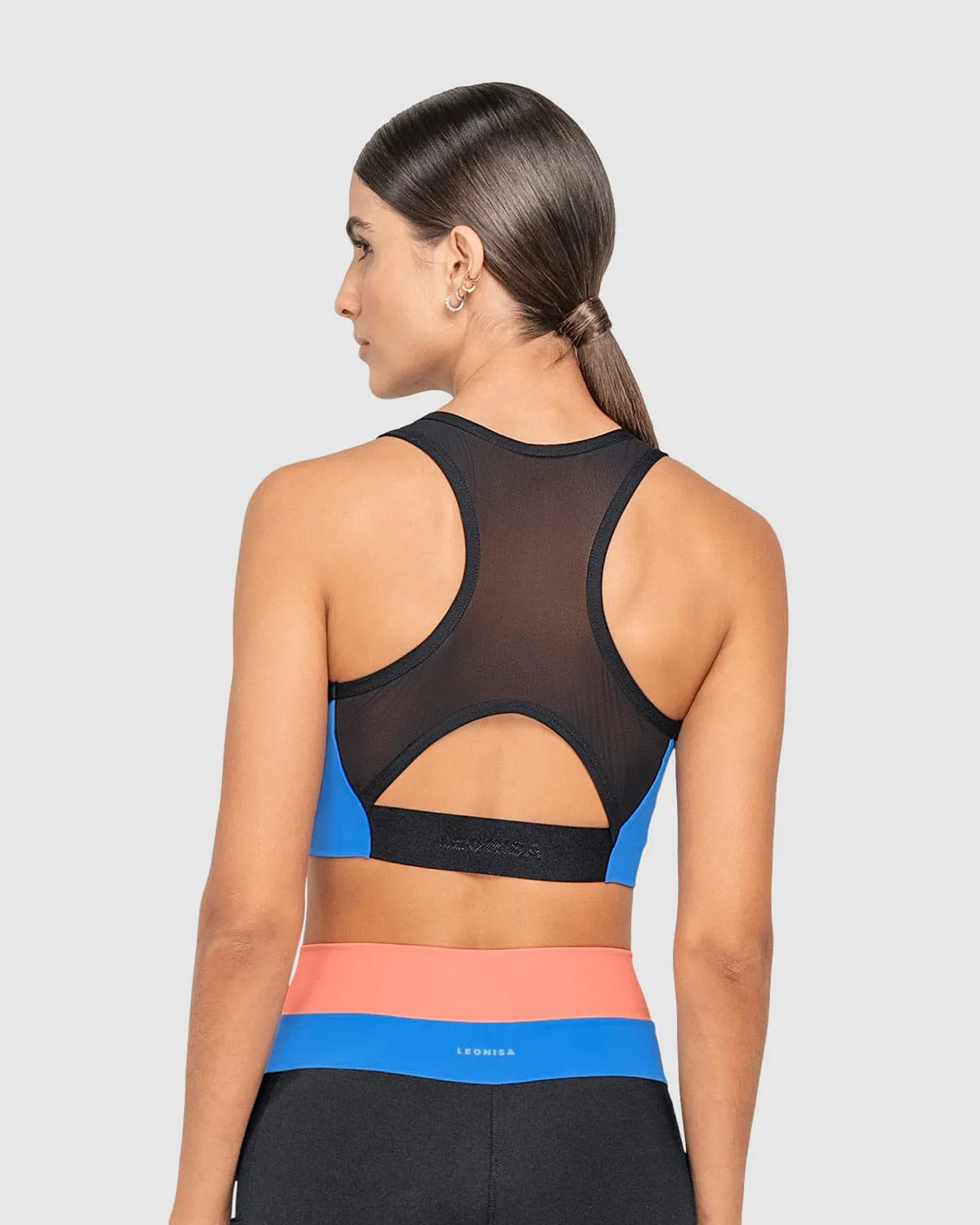 Top deportivo de buen ajuste con espalda en smartlace